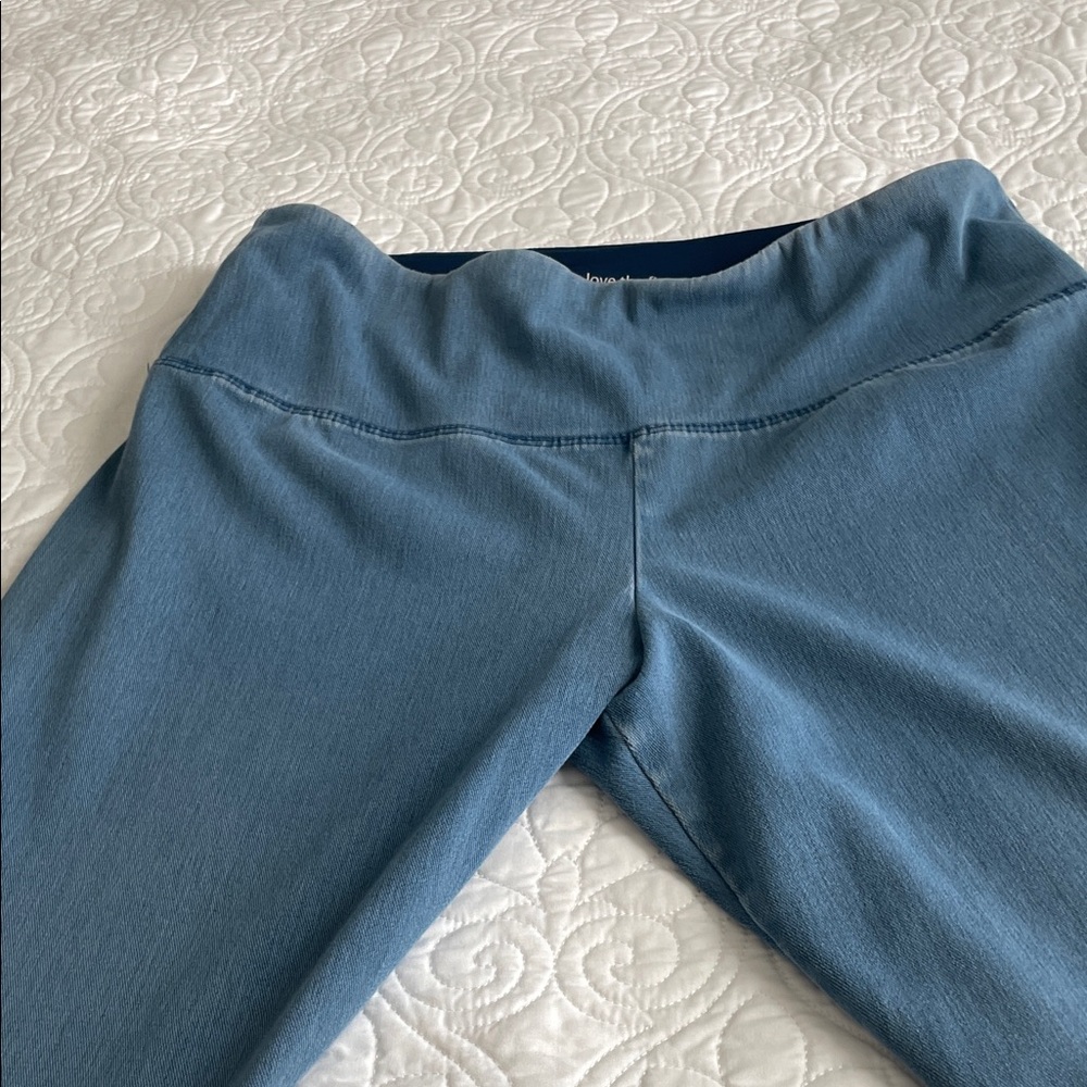 Intro. Blue Leggings